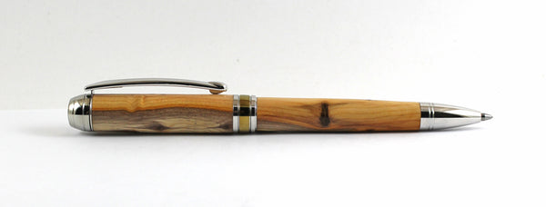 Queens Ballpoint in Pippy Yew with Sapwood