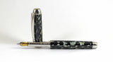 Queens Fountain pen in Conway Stewart Black & White Casein